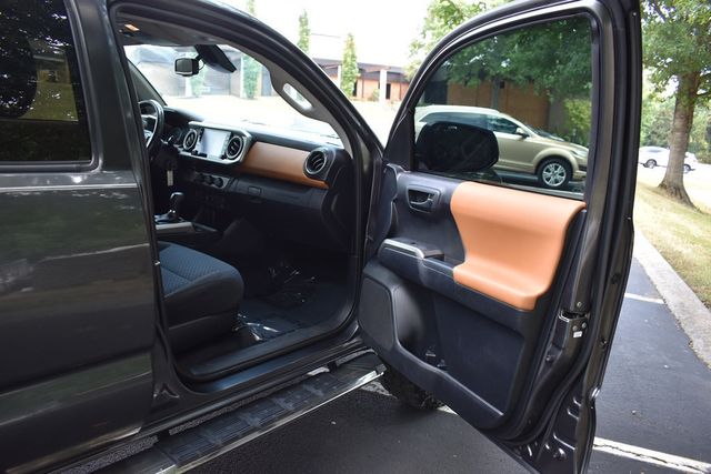 2020 Toyota Tacoma 2WD SR5 Double Cab 5' Bed V6 AT (Natl) - 22909979 - 35