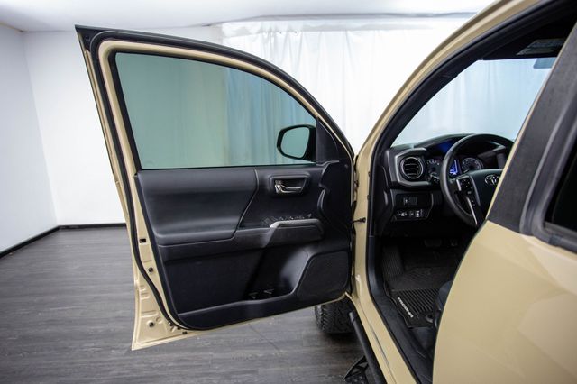 2020 Toyota Tacoma 4WD TRD Off Road Double Cab 5' Bed V6 AT (Natl) - 22936542 - 15