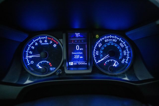 2020 Toyota Tacoma 4WD TRD Off Road Double Cab 5' Bed V6 AT (Natl) - 22936542 - 7