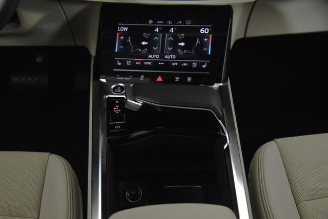 2021 Audi e-tron Premium Plus - 22394655 - 12