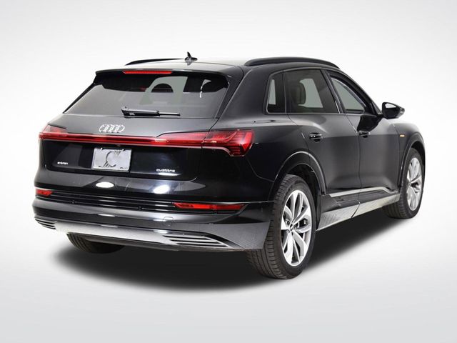 2021 Audi e-tron Premium Plus - 22394655 - 4