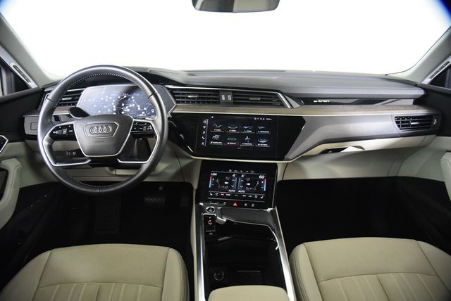 2021 Audi e-tron Premium Plus - 22394655 - 8