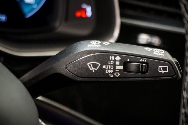 2021 Audi Q8 Premium Plus 55 TFSI quattro - 22924001 - 32