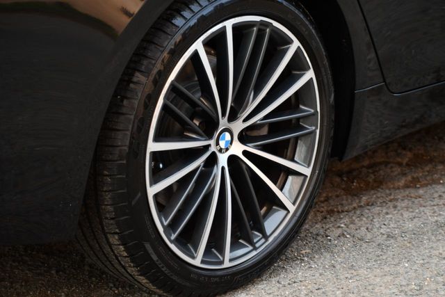 2021 BMW 5 Series 530i xDrive - 22303987 - 10