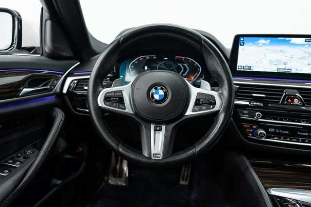 2021 BMW 5 Series 530i xDrive - 22424640 - 19