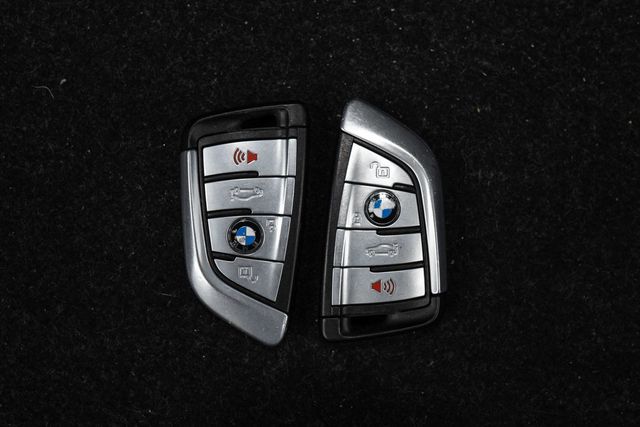 2021 BMW 5 Series 530i xDrive - 22424640 - 64