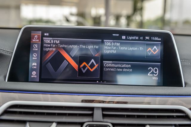 2021 BMW 7 Series 740i xDRIVE - WHITE ON BROWN - NAV - BACKUP CAM - CARPLAY  - 22858598 - 18
