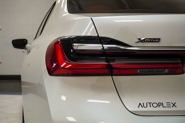 2021 BMW 7 Series 750i xDrive - 22900929 - 13