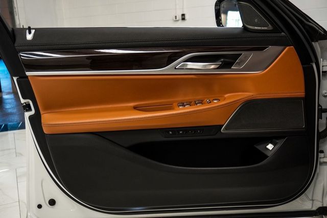 2021 BMW 7 Series 750i xDrive - 22900929 - 34