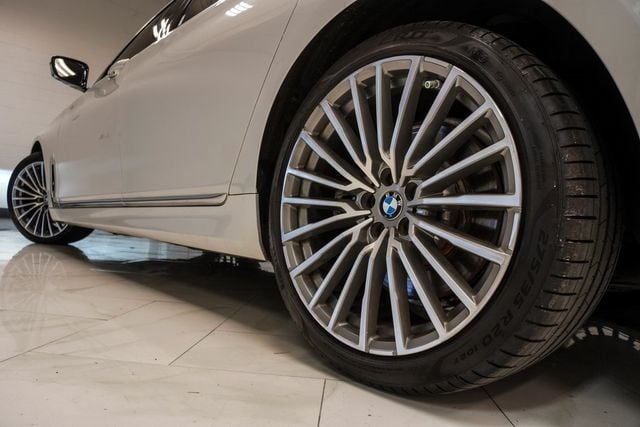 2021 BMW 7 Series 750i xDrive - 22900929 - 6