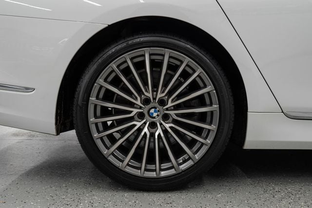 2021 BMW 7 Series 750i xDrive - 22429841 - 53