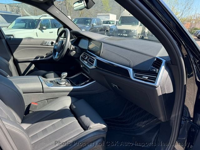 2021 BMW X5 xDrive40i,Premium Package 2,Parking Assistance,Vernasca Leather  - 22408691 - 38