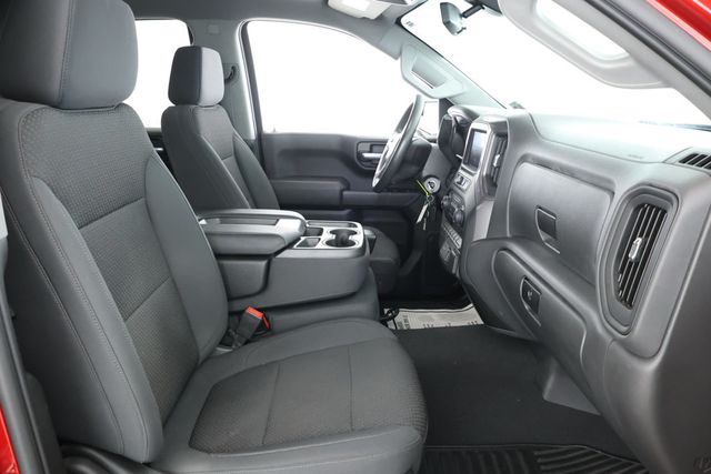 2021 Chevrolet Silverado 1500 4WD Crew Cab 147'' Custom with Turbocharged Engine - 22927491 - 21