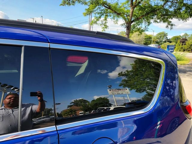 2021 Chrysler Pacifica Touring Minivan 4D - 22924033 - 18