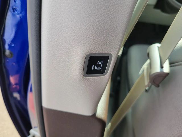 2021 Chrysler Pacifica Touring Minivan 4D - 22924033 - 23