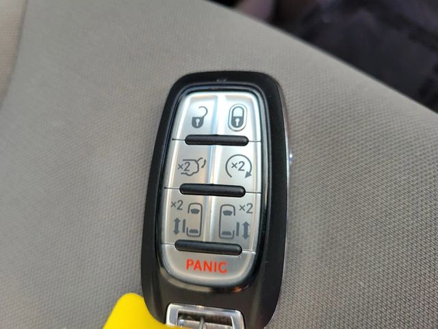 2021 Chrysler Pacifica Touring Minivan 4D - 22924033 - 32