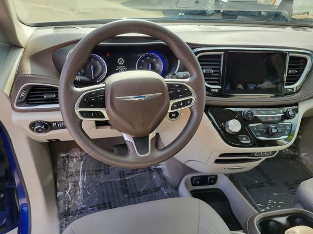 2021 Chrysler Pacifica Touring Minivan 4D - 22924033 - 7