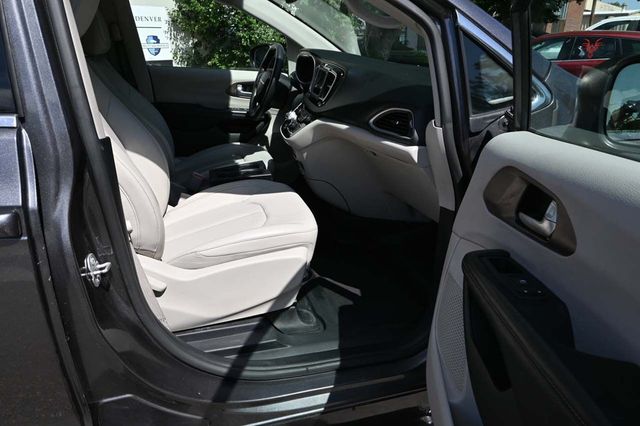 2021 Chrysler Voyager LXi Mobility Handicap Van - 22871112 - 14