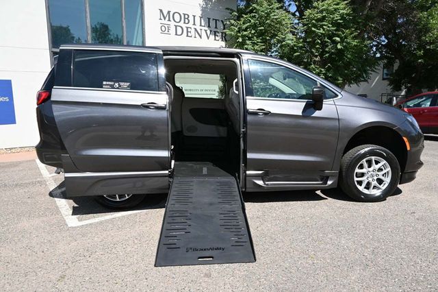 2021 Chrysler Voyager LXi Mobility Handicap Van - 22871112 - 16