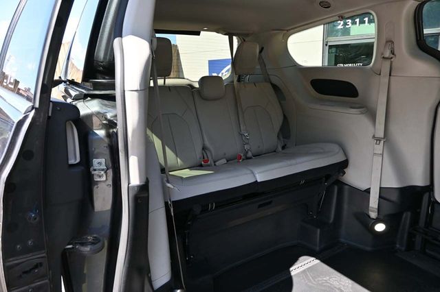 2021 Chrysler Voyager LXi Mobility Handicap Van - 22871112 - 17