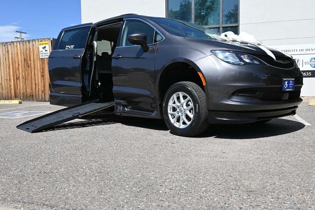 2021 Chrysler Voyager LXi Mobility Handicap Van - 22871112 - 1