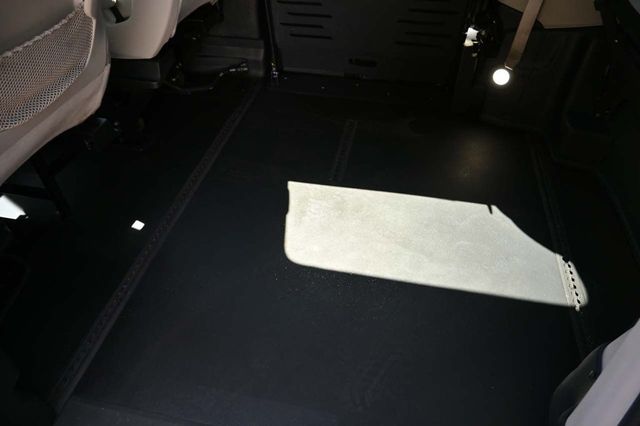 2021 Chrysler Voyager LXi Mobility Handicap Van - 22871112 - 27