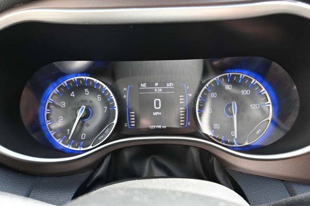 2021 Chrysler Voyager LXi Mobility Handicap Van - 22871112 - 34