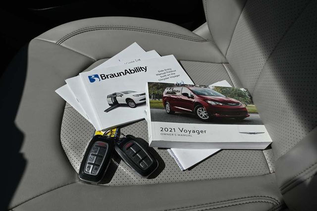 2021 Chrysler Voyager LXi Mobility Handicap Van - 22871112 - 36