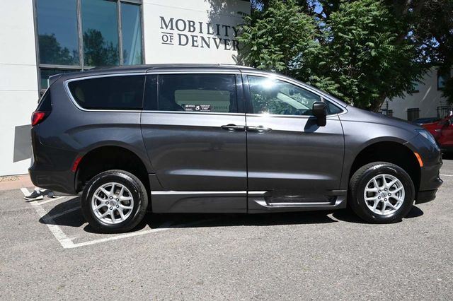 2021 Chrysler Voyager LXi Mobility Handicap Van - 22871112 - 4