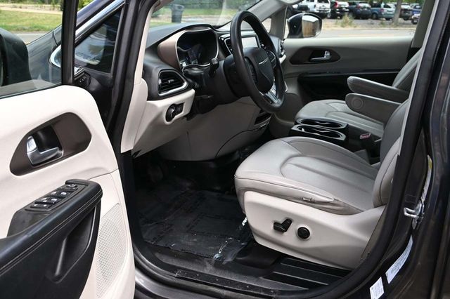 2021 Chrysler Voyager LXi Mobility Handicap Van - 22878974 - 12