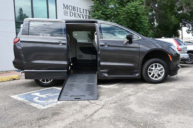 2021 Chrysler Voyager LXi Mobility Handicap Van - 22878974 - 16