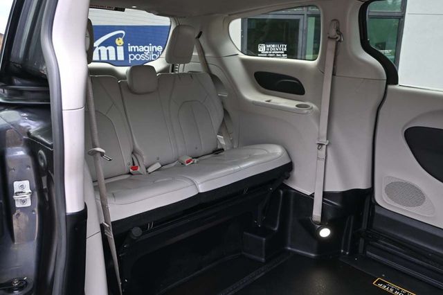 2021 Chrysler Voyager LXi Mobility Handicap Van - 22878974 - 17