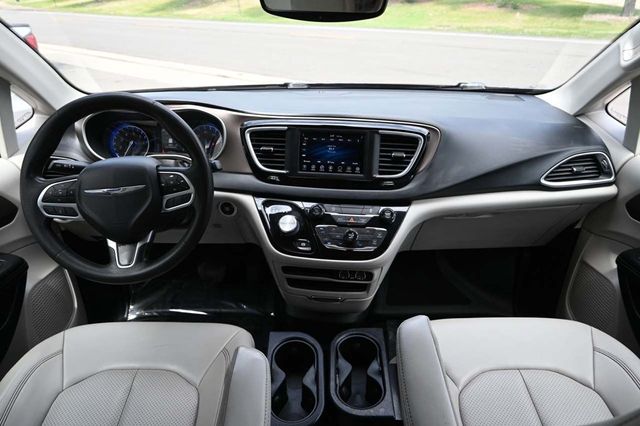 2021 Chrysler Voyager LXi Mobility Handicap Van - 22878974 - 21