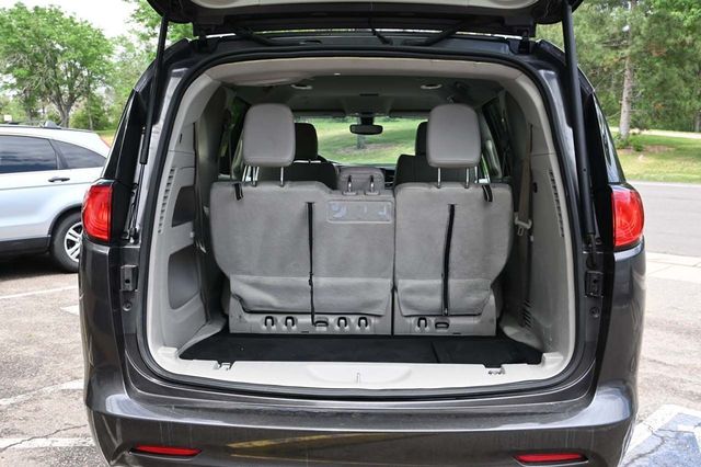 2021 Chrysler Voyager LXi Mobility Handicap Van - 22878974 - 24