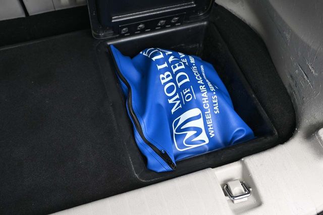 2021 Chrysler Voyager LXi Mobility Handicap Van - 22878974 - 25