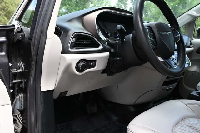 2021 Chrysler Voyager LXi Mobility Handicap Van - 22878974 - 30