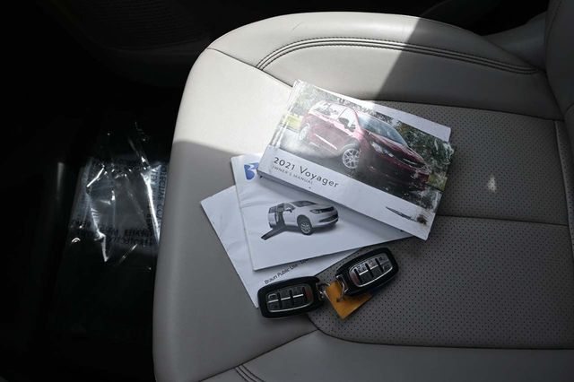 2021 Chrysler Voyager LXi Mobility Handicap Van - 22878974 - 37