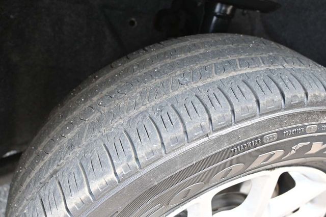 2021 Chrysler Voyager LXi Mobility Handicap Van - 22880550 - 11