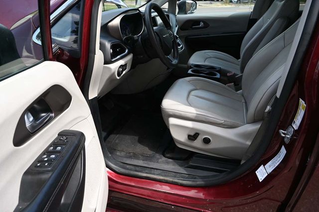 2021 Chrysler Voyager LXi Mobility Handicap Van - 22880550 - 12