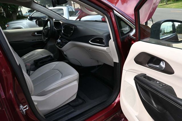 2021 Chrysler Voyager LXi Mobility Handicap Van - 22880550 - 14