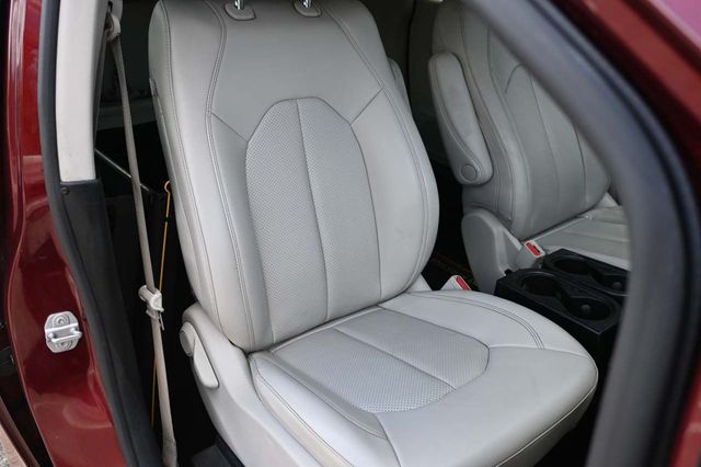 2021 Chrysler Voyager LXi Mobility Handicap Van - 22880550 - 15