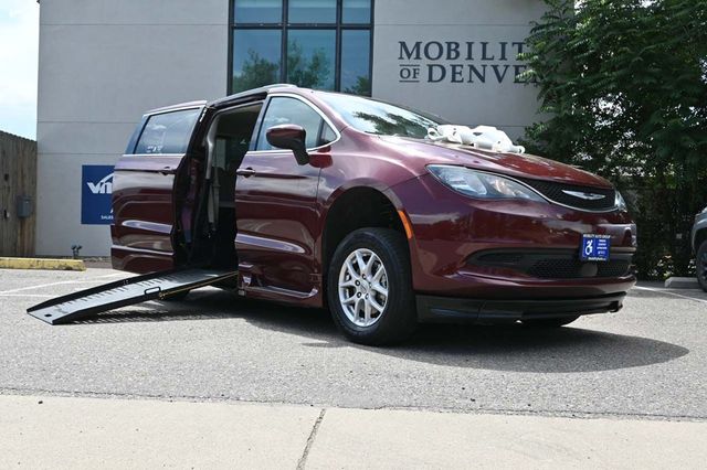 2021 Chrysler Voyager LXi Mobility Handicap Van - 22880550 - 1