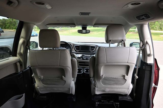 2021 Chrysler Voyager LXi Mobility Handicap Van - 22880550 - 19