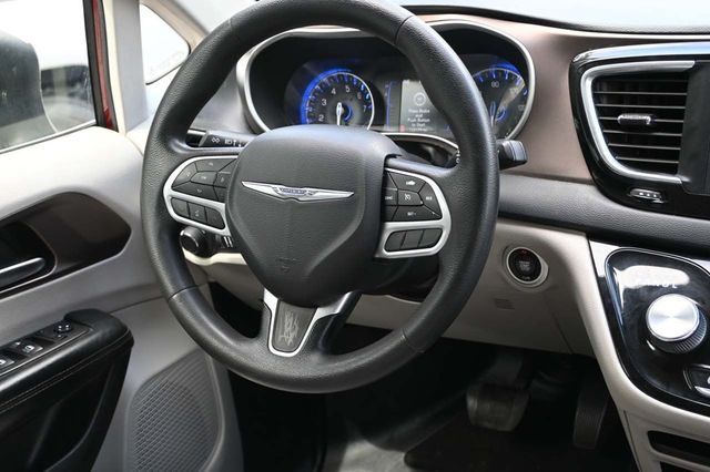 2021 Chrysler Voyager LXi Mobility Handicap Van - 22880550 - 23