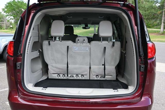 2021 Chrysler Voyager LXi Mobility Handicap Van - 22880550 - 24