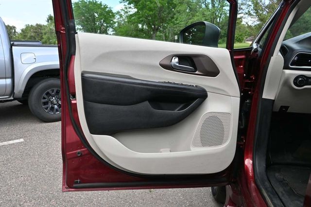 2021 Chrysler Voyager LXi Mobility Handicap Van - 22880550 - 29