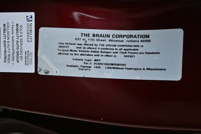 2021 Chrysler Voyager LXi Mobility Handicap Van - 22880550 - 33