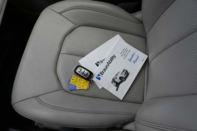 2021 Chrysler Voyager LXi Mobility Handicap Van - 22880550 - 36