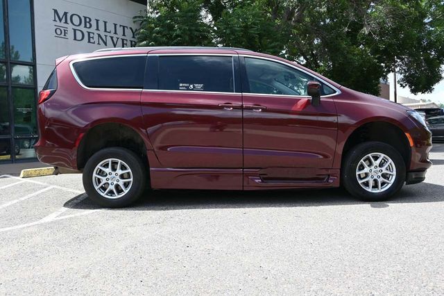 2021 Chrysler Voyager LXi Mobility Handicap Van - 22880550 - 4