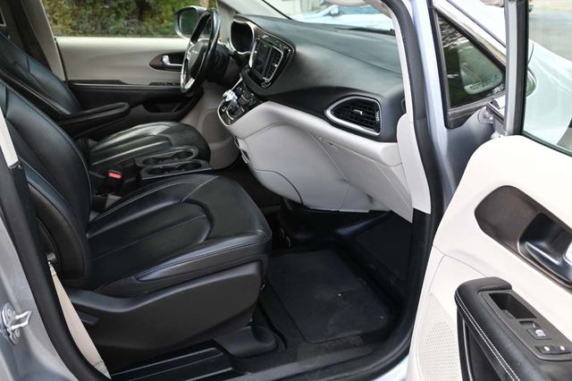 2021 Chrysler Voyager LXi Mobility Handicap Van - 22885539 - 14